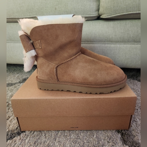 NEW UGG® Australia Classic Heritage Bow Boots - Suede - Picture 8 of 14